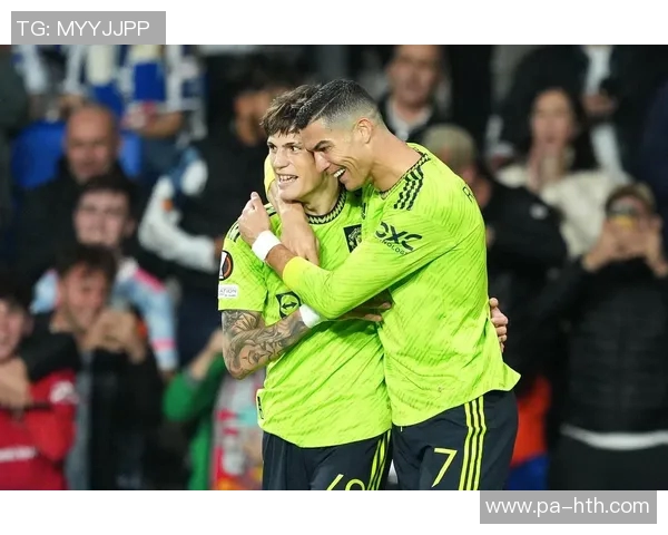 德约与C罗亲密互动造访网球中心互赠球衣与球拍